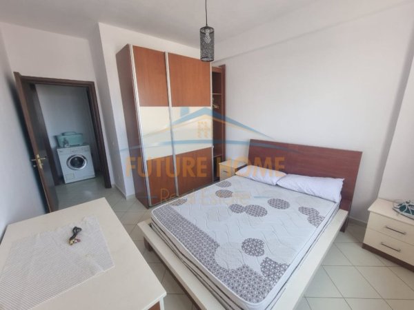 Tirane, jepet me qera apartament 2+1 Kati 8, 100 m² 420 € (Kthesa e Kamzës)