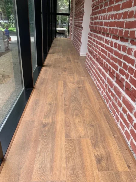 Tirane, jepet me qera ambjent biznesi Kati 0, 120 m² 2.500 € (Ish Ekspozita)