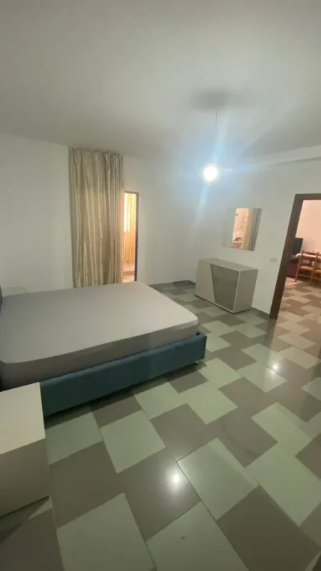 Tirane, jap me qera apartament 1+1+Ballkon Kati 2, 70 m² 450 € (Rruga e Elbasanit, prane Gjimnazit te Gjuheve te Huaja)
