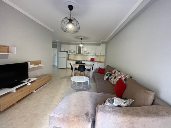 Tirane, jepet me qera apartament 2+1+Ballkon Kati 3, 100 m² 700 € (Komuna e Parisit)
