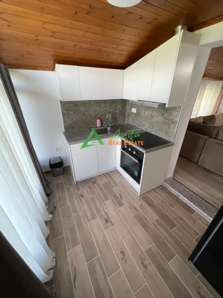 Tirane, jepet me qera apartament+verande | Penthouse 1+1+Ballkon Kati 2, 90 m² 600 € (Second Floor of a Private Villa in Farkë)