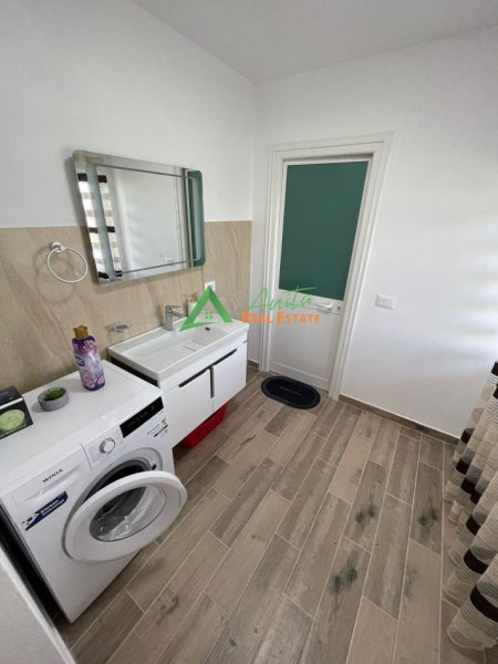 Tirane, jepet me qera apartament+verande | Penthouse 1+1+Ballkon Kati 2, 90 m² 700 € (Second Floor of a Private Villa in Farkë)