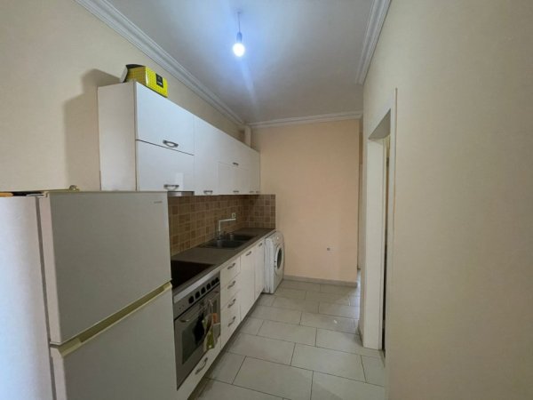 Tirane, jepet me qera apartament 2+1+Ballkon Kati 1, 100 m² 500 € (Selit, prane universitetit Marin Barleti)