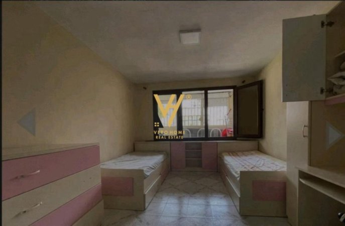Tirane, jepet me qera apartament 2+1+Ballkon Kati 1, 102 m² 550 € (21 DHJETORI)