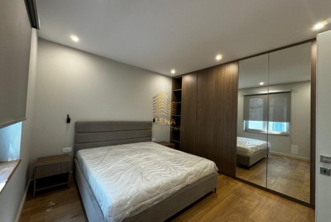 Tirane, jepet me qera apartament 1+1+Ballkon Kati 1, 65 m² 600 € (Rruga Sadik Petrela)