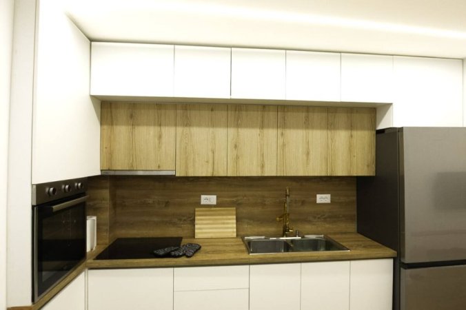 Tirane, jepet me qera apartament 1+1 Kati 1, 66 m² 550 € (Rruga e Kavajes)