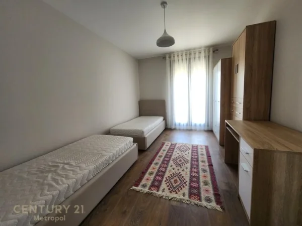 Tirane, jepet me qera apartament 2+1 Kati 8, 115 m² 650 € (Prane QSUT)