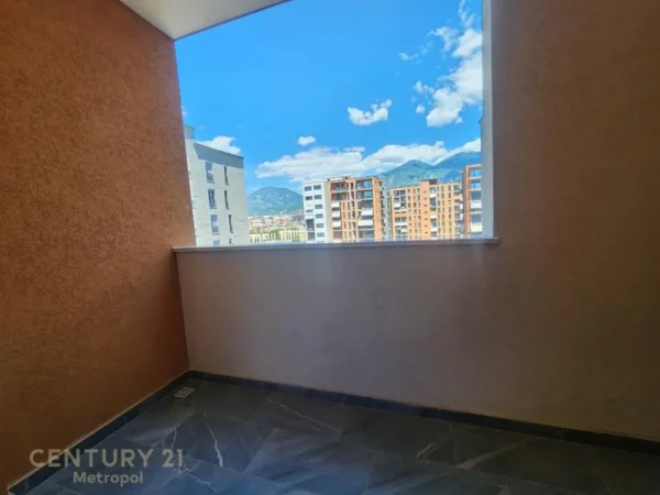 Tirane, jepet me qera apartament 2+1 Kati 8, 115 m² 650 € (Prane QSUT)