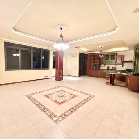 Tirane, shitet ambjent biznesi Kati 4, 140 m² 370.000 € 