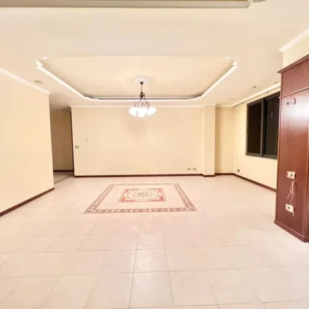 Tirane, shitet ambjent biznesi Kati 4, 140 m² 370.000 € 