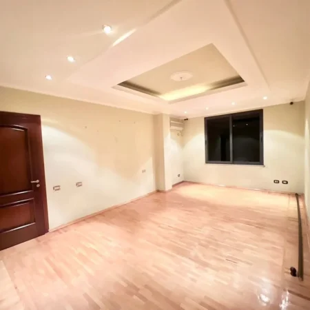 Tirane, shitet ambjent biznesi Kati 4, 140 m² 370.000 € 