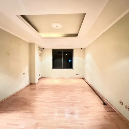 Tirane, shitet ambjent biznesi Kati 4, 140 m² 370.000 € 