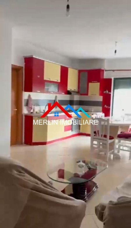 Tirane, jepet me qera apartament 3+1+Ballkon Kati 2, 121 m² 600 € (RRUGA RRAPO HEKALI)