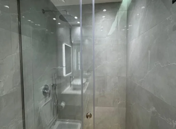 Tirane, shitet apartament 1+1+Ballkon Kati 10, 76 m² 170.000 € (Golden Park 3)