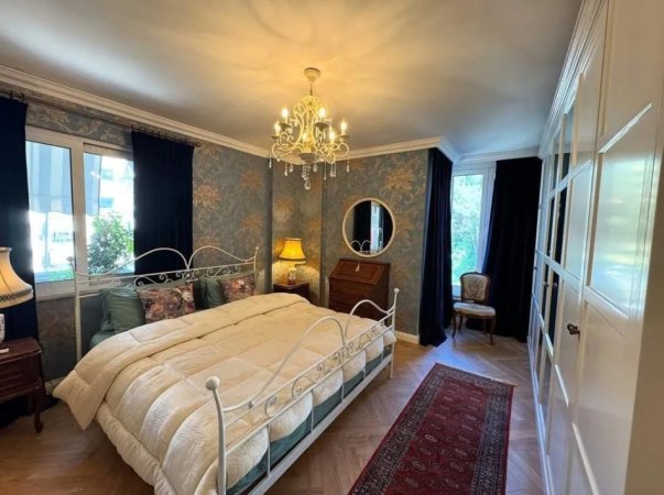 Tirane, jepet me qera apartament 2+1+Ballkon Kati 4, 160 m² 2.500 € (Air Albania)