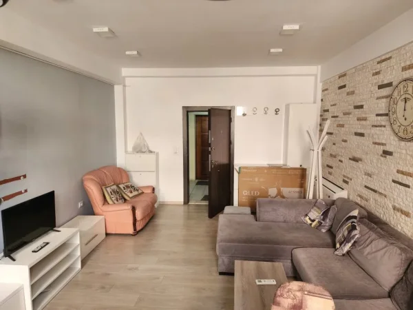 Tirane, jepet me qera apartament 1+1 Kati 2, 75 m² 450 € 