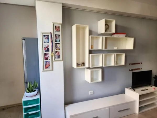Tirane, jepet me qera apartament 1+1 Kati 2, 75 m² 450 € 