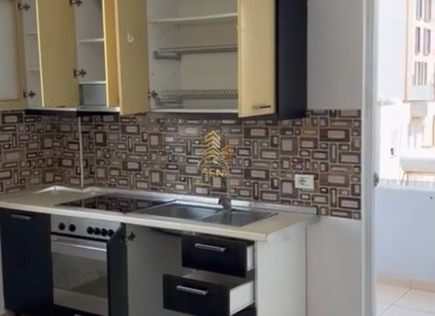 Tirane, jepet me qera apartament 1+1+Ballkon Kati 5, 75 m² 350 € (Rruga 5 Maji)