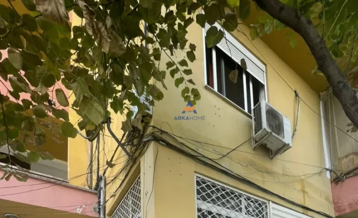 Tirane, jepet me qera ambjent biznesi Kati 0, 70 m² 1.000 € (TE KOMUNA E PARISIT)