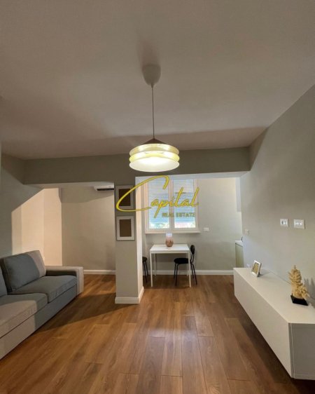 Tirane, jepet me qera apartament 2+1 Kati 2, 96 m² 600 € (RRUGA E DIBRES)