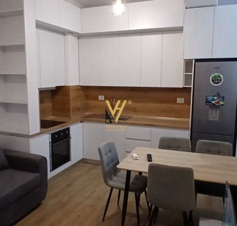 Tirane, jepet me qera apartament 1+1+Ballkon Kati 7, 52 m² 450 € (ALI DEMI)