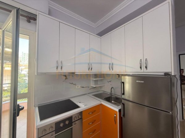 ALF55213 Tirane, jepet me qera apartament 2+1 Kati 2, 75 m² 480 € (Porcelan)