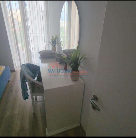 Tirane, jepet me qera apartament 1+1 Kati 4, 62 m² 500 € (Oxhaku)