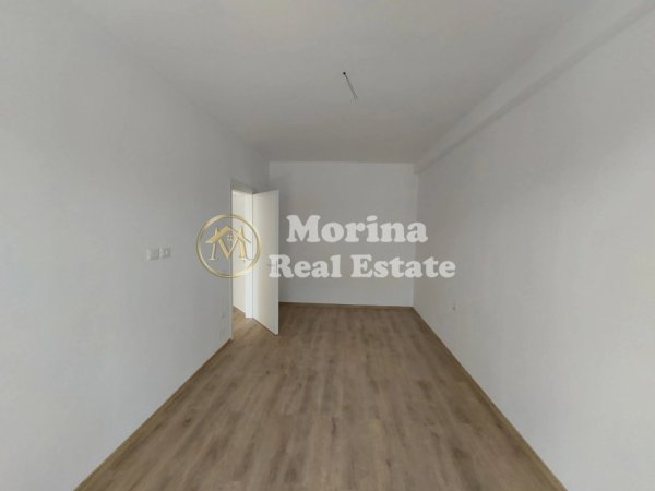 Tirane, jepet me qera apartament 1+1 Kati 2, 65 m² 300 € (Pakuqan)