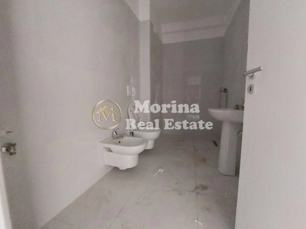 Tirane, jepet me qera apartament 1+1 Kati 2, 65 m² 300 € (Pakuqan)
