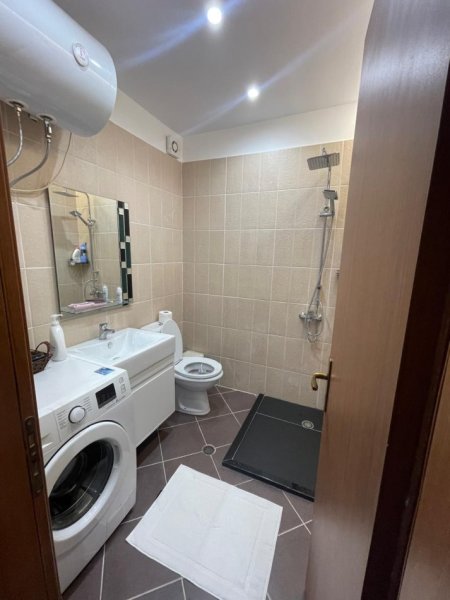 jepet me qera apartament 2+1  ,125 m² 600 €