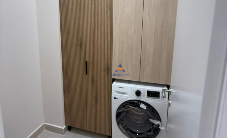 Tirane, jepet me qera apartament 2+1+Ballkon Kati 6, 117 m² 1.500 € (KOMPLEKSI DELIJORGJI,PRANE KASTRATIT)