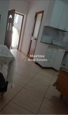 Tirane, jepet me qera shtepi 1+1 Kati 1, 60 m² 250 € (Rruga Ahmet Qorraliu)