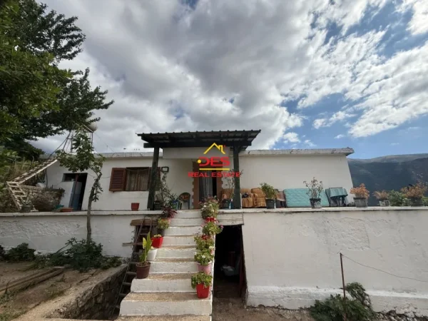 Vlore, shitet shtepi 2+1+Ballkon Kati 0, 170 m² (Dukat Fshat, Vlorë)