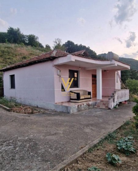 Tirane, shitet shtepi 1 Katshe Kati 0, 101 m² 150.000 € (PEZE E VOGEL)