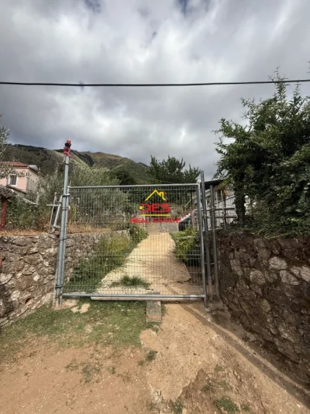 Vlore, shitet shtepi 2+1+Ballkon Kati 0, 170 m² (Dukat Fshat, Vlorë)