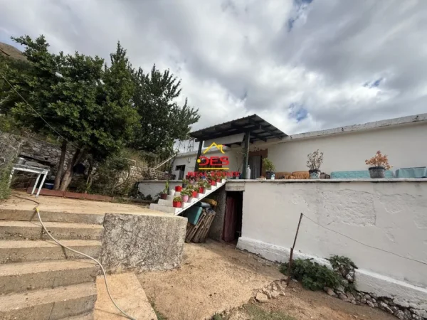 Vlore, shitet shtepi 2+1+Ballkon Kati 0, 170 m² (Dukat Fshat, Vlorë)