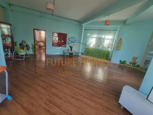 0683487469 Tirane, jepet me qera ambjent biznesi Kati 3, 200 m² 1.200 € (KOPSHTI ZOOLOGJIK)
