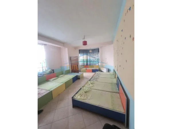 0683487469 Tirane, jepet me qera ambjent biznesi Kati 3, 200 m² 1.200 € (KOPSHTI ZOOLOGJIK)