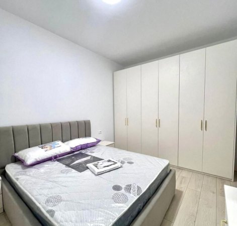 *Jepet me Qera : 2+1 +1 Ballkon 📍 Ish Fusha e Aviacionit - (River Residence) || Kt.9 - 600€ || Sp.100m² *