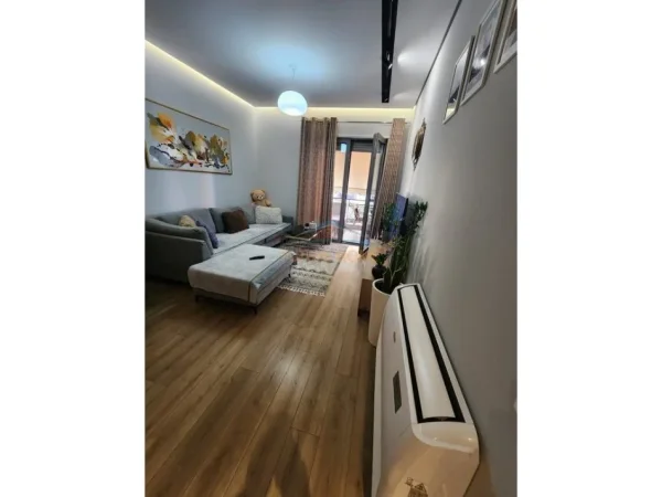 Tirane, shitet apartament 1+1+Ballkon Kati 3, 75 m² 240.000 € (Kompleksi Deliorgji)