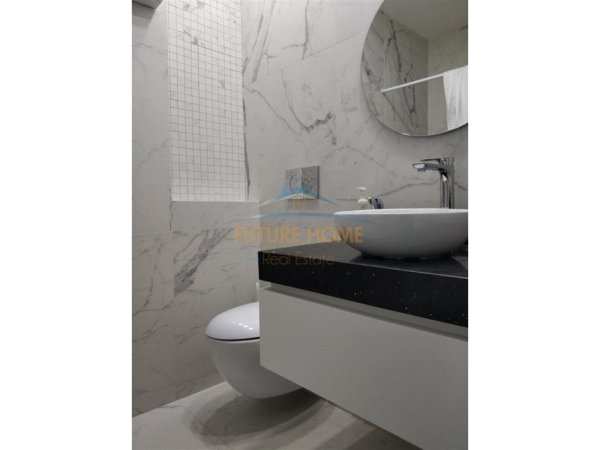 Tirane, jepet me qera apartament 2+1 Kati 5, 110 m² 1.100 € 