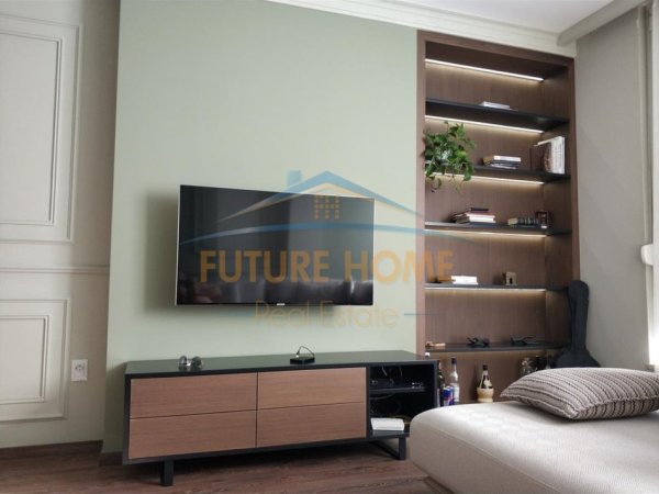 Tirane, jepet me qera apartament 2+1 Kati 5, 110 m² 1.100 € 