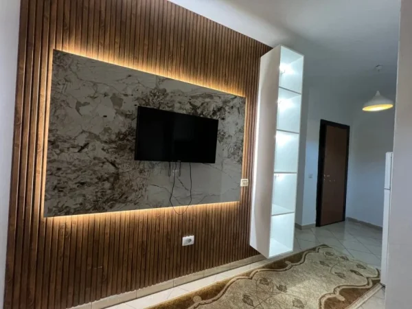 Tirane, jepet me qera apartament 1+1 Kati 4, 60 m² 380 € (astir)