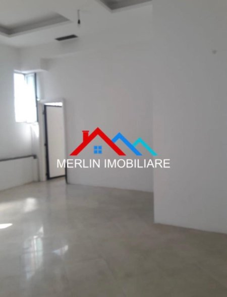 Tirane, jepet me qera zyre Kati 0, 100 m² 1.200 € (DON BOSKO)