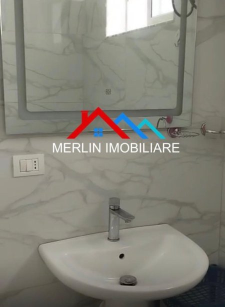 Tirane, jepet me qera zyre Kati 0, 100 m² 1.200 € (DON BOSKO)