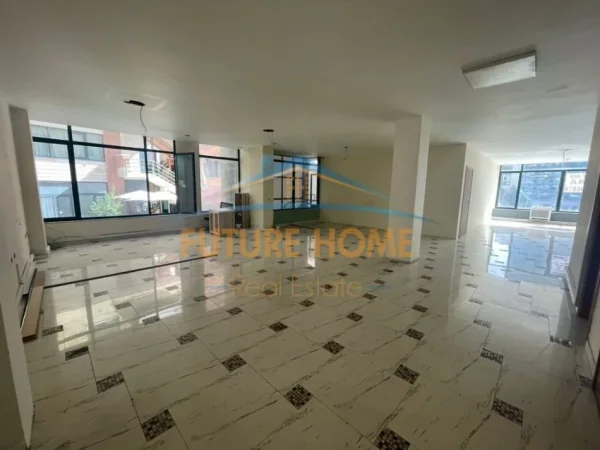 0683487469 Tirane, jepet me qera ambjent biznesi Kati 1, 175 m² 2.200 € (Prane Stadiumit Air Albania)