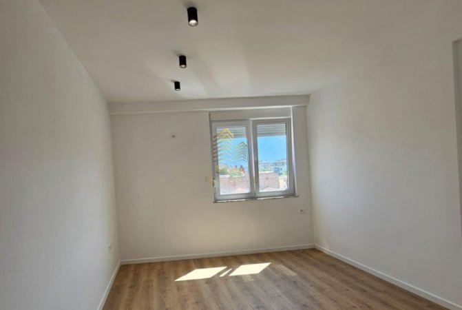 Tirane, jepet me qera apartament 2+1 Kati 4, 79 m² 195.000 € (Pazari i ri, prane Optika Roma)