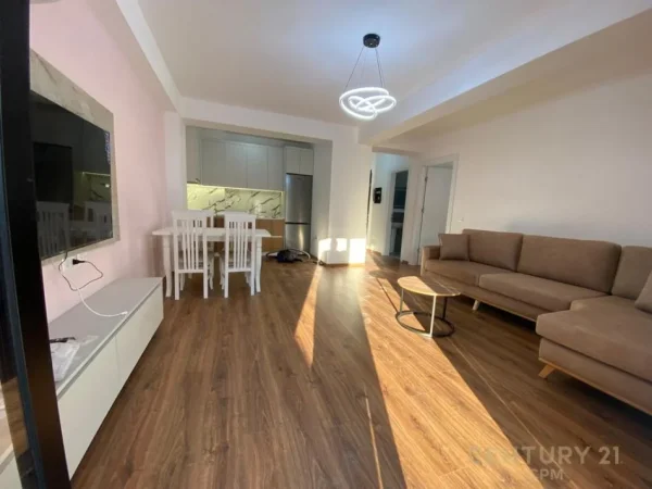 Tirane, jepet me qera apartament 1+1+Ballkon Kati 1, 77 m² 650 € 