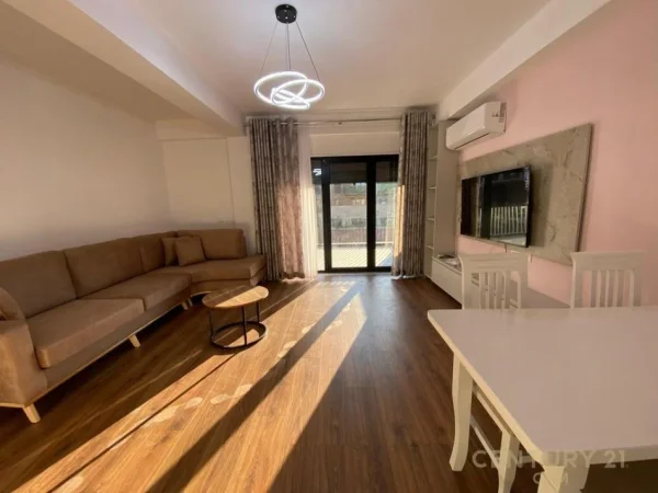 Tirane, jepet me qera apartament 1+1+Ballkon Kati 1, 77 m² 650 € 