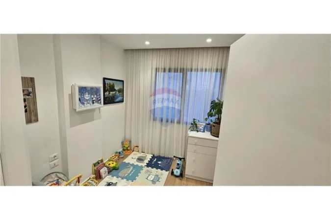 Tirane, jepet me qera apartament 2+1+Ballkon Kati 6, 95 m² 750 € (Ndre Mjeda)